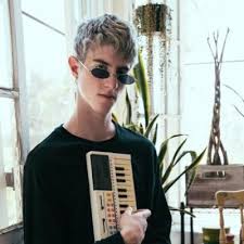 drew has big love 4 aaron shadrow (arrestedshadrow@)