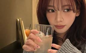 mid length haired karina posteddd !