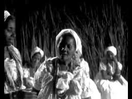 The directorial debut of rocha, it stars antonio pitanga, luíza maranhão, lucy carvalho, and aldo teixeira. Barravento Glauber Rocha 1962 Youtube