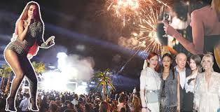 Είπαμε δα για την κερά ας πούμε για τη βάγια. Kahke To Pelekoydi Me Montela Kai Foyreira Sta Parti Twn Efoplistwn Sexy Montela Lampsh Kai Sampania Larisanew