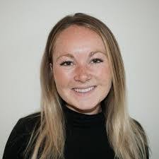 Anna Richards's Instagram, Twitter & Facebook