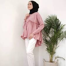 Rok span menjadi salah satu favorit wanita berhijab karena simple dan elegan, terutama untuk wanita yang bekerja hingga masih ke kampus. Model Baju Wanita Terbaru 2018 Atasan Kekinian Keren Modis Sip03