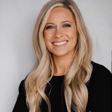 Angela Harrison's Instagram, Twitter & Facebook