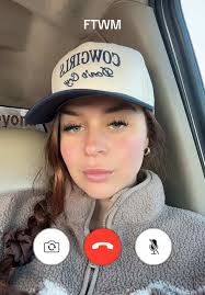 Facetime with me: We broke down 😭 #facetimecall #facetimewithme #FTWM  #roadtrip #creatorsearchinsights