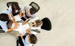 Le dialogue social en entreprise est l'ensemble des mécanismes qui permet une entente entre les différents représentants, par la négociation ou l'échange Dialogue Social Negociation En Entreprise Document Unique