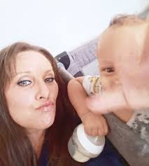 Carrie Ashby's Instagram, Twitter & Facebook