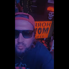 brinsonguitars shows love for Lefties too! 💚🎸🫱