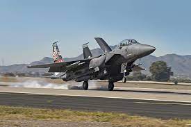 The eagle's air superiority is achieved through a mixture of. Boeing F 15 Eagle Der Adler Fliegt Weiter Flug Revue