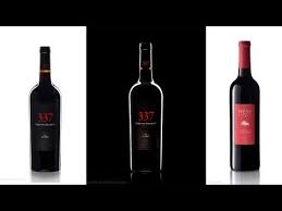 Tabletop Photography For Beginners Photographing A Bottle Of Red Wine Photography Lighting Setup Photography Lessons Digital Photography Lighting