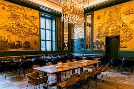 Und doch stellt sich unbehagen ein, hier im haus der kunst, in der einstigen weinstube, die auch goldene bar genannt wird. Mein Lieblingsort In Munchen 13 Die Goldene Bar Mit Vergnugen Munchen