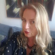 LAMPENFIEBER : heute ist FAUST Premiere am Landestheater Eisenach Regie :  Lydia Bunk Ausstattung : Birgit Leitzinger mit Lukas Umlauft als Faust,  Noah Alexander Wolf als Mephisto und Luca Estelle Horvath als Gretchen.