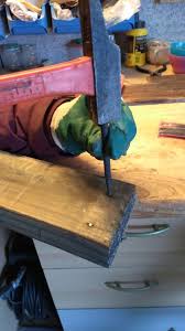 Methode Pour Demonter Une Palette Sans Trop Forcer Petites Bricoles En Bois Et Cie Demonter Une Palette Planches De Palettes Palette