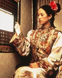 There is a sequence near the beginning of the film involving a chase over rooftops, and as the characters run up. Zhang Ziyi Crouching Tiger Hidden Dragon Zhang Zhangziyi Crouching Tiger Dragon Zhang Ziyi Qing Dynasty Fashion Crouching Tiger Hidden Dragon