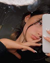 Zoomed In Selfie Poses Instagram Selfie Poses Mirror Selfie Poses