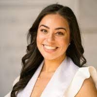 Debora Fulop's Instagram, Twitter & Facebook