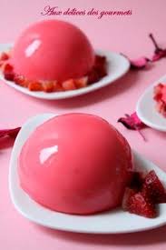 Aux Delices Des Gourmets Domes Fraise Insert Pistache Recette Recette Avec Des Fraises Gateaux Et Desserts