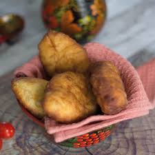 Piroschki Teigtaschen Mit Kartoffeln Piroschki Teigtaschen Borschtsch Rezept