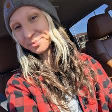 Why are non-EDM people often negative towards the EDM scene?