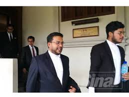 Hafarizam wan & aisha mubarak. Peguam Umno Gagal Gugur Tuduhan Terima Wang Haram