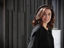 Sí lo hizo joan manuel en 1978 con candela tiffón, ocasional modelo asimismo, conocida como mariluz y yuta, hija de un acomodado matrimonio burgués de barcelona. Candela Hija De Joan Manuel Serrat Al Exito En El Cine Con Geraldine Chaplin Noticias Uruguay Lared21 Diario Digital
