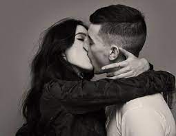 Couples Kissing Actually Pretty Enthralling Cute Couples Kissing Kissing Couples Hot Kiss Couple