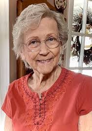 Elsie Crawford's Instagram, Twitter & Facebook