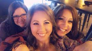 hi there everyone! I am Elisha! from Canada and I crochet. This is my 2025  recap highlight reel 😂 if you crochet too feel free to connect with me 🙂