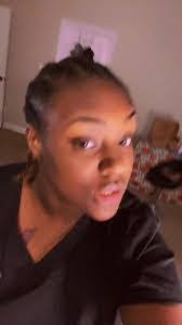 Evette Hunt's Instagram, Twitter & Facebook