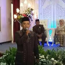 Seserahan merupakan sebuah simbol bahwa pengantin pria telah siap untuk bertanggung jawab lahir batin terhadap pengantin wanita. Sambutan Keluarga Calon Pengantin Wanita Bangapad