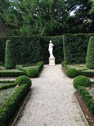 Adelaide Hills Garden Clipped Hedging With Gravel Australian Garden Garden On A Hill Garden Inspiration