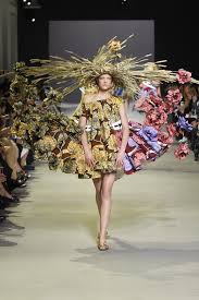 Viktor Rolf Couture Spring 2015 Runway Fashion Avant Garde Avant Garde Fashion Couture Weird Fashion
