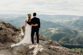 In our 2021 guide to eloping in colorado, we're gonna share tips on how to choose the best locations, time of year to elope, places to stay, things to general tips for eloping in colorado. Colorado Elopement Packages To Spark Adventure Soul