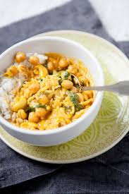 Gelbes Kichererbsen Curry Mit Cashewkernen Und Spinat Ein Gelber Hauptgang Kuechenchaotin Kichererbsen Curry Kichererbsencurry Kichererbsen