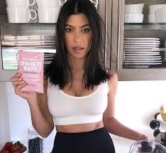 Kourtney kardashian is a 41 year old american reality tv contestant. Kourtney Kardashian Height Weight Age Net Worth Bio Boyfriend Fact