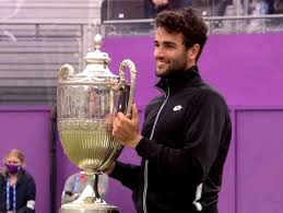 El italiano sigue con su increíble racha en quenns. Matteo Berrettini Vince Il Torneo Queen S A Londra E Il Primo Italiano A Riuscirci Video Sport