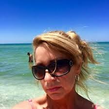 Lisa Pinder (aquablue2267)