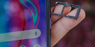 Batas penyimpanan kartu sim : Harga Lebih Murah Oppo F11 Punya Memori Lebih Besar Dari Versi Pro