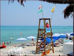 The picturesque seaside town of hanioti boasts clear waters and a long white sand beach. Chanioti Kassandra Chalkidiki Griechenland