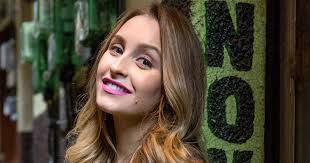 A Força do Querer': Carine (Carla Diaz) toma posto de Bibi no morro.  'Baronesa sou eu'