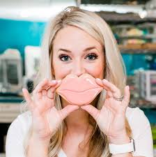 Meet LC! 💗💚 I want to introduce myself to new (and old) followers and let  you know how things work with my small business. 🙂 My name is Lydia  Carter, I am