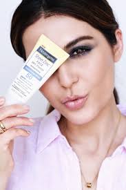 And for oily/acne prone skin!subscribe here: The Right Way To Wear Sunscreen With Makeup