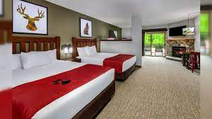 The wisconsin dells location of great wolf lodge was an instant success. Great Wolf Lodge Renovating Hotel Rooms Wkrc