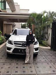 Search results for sarita abdul mukti. 10 Potret Mewah Rumah Sarita Abdul Mukti Yang Dijual Seharga Rp 50 Miliar Showbiz Liputan6 Com