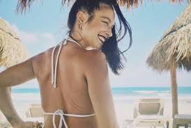 La cantante y actriz denise rosenthal causó sensación en su instagram al subir fotografías modelando un conjunto de ropa interior que vende su cuñada @valeriazicavo. Denise Rosenthal Se Lucio Con Diminuto Bikini En Vacaciones T13