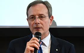 Festa grande per l'Ordine: insigniti i nuovi decani, senatori ed emeriti.  Targa al merito professionale per Giuseppe Magliulo