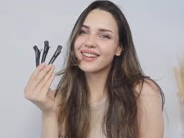 Amazon.com : AIMIKE 4pcs Professional Hair Clips for Styling Sectioning,  Non Slip No-Trace Duckbill Hair Clips w/Silicone Band, Salon and Home Hair  Cutting Clips for Hairdresser, Women, Men