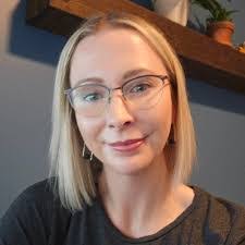 Rebecca Sennett's Instagram, Twitter & Facebook