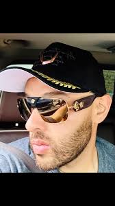 “ Ten la nobleza para aceptar tus errores , y la valentía para defender tus  ideas , principios y valores.”