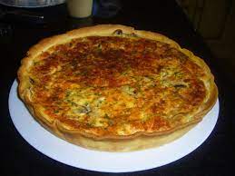 Accompagnée d'une salade verte ou d'une salade de tomates, cette tarte salée est parfaite pour un dîner. Tarte Aux Champignons 1 2 3 4 Filles Aux Fourneaux Tarte Aux Champignons Recettes De Cuisine Recette