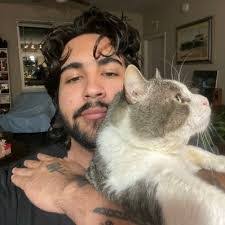 Nicole Fredericks's Instagram, Twitter & Facebook